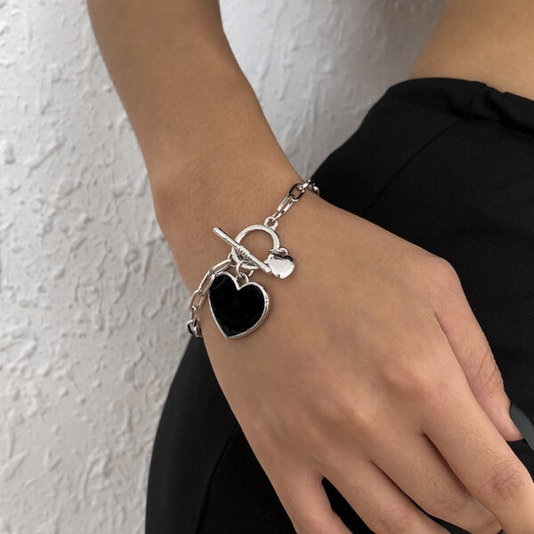 Pulsera Con Hebilla Y Corazón Negro ** - Imagen 2