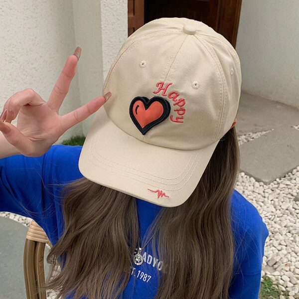 Gorra Con Estampado De Corazón Y Bordado Color Beige - Imagen 2