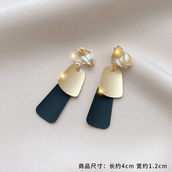 Aretes Dorados Negro Dorado