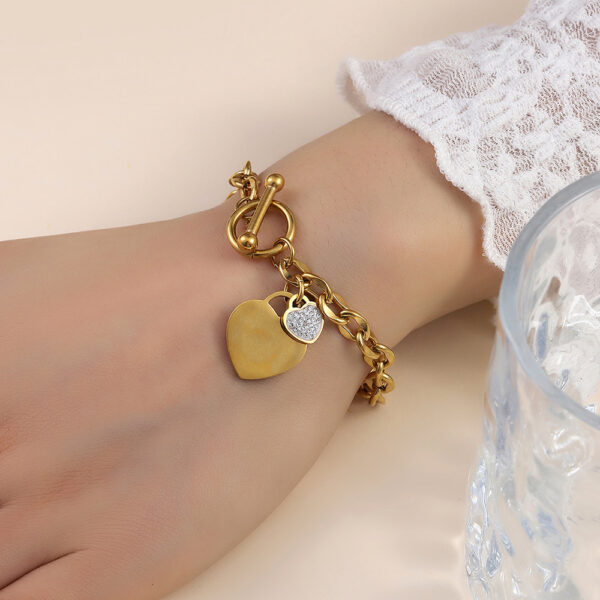 Pulsera En Forma De Corazón Acero Titanio - Imagen 3