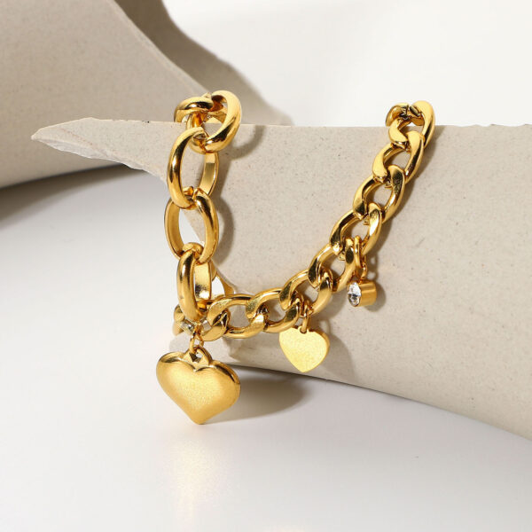 Pulsera De Hebilla Con Corazón De Acero Titanio Chapado - Imagen 4