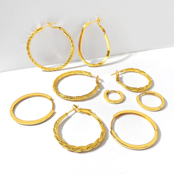 Arracadas Antlia De Latón Baño De Oro 18K - Imagen 4
