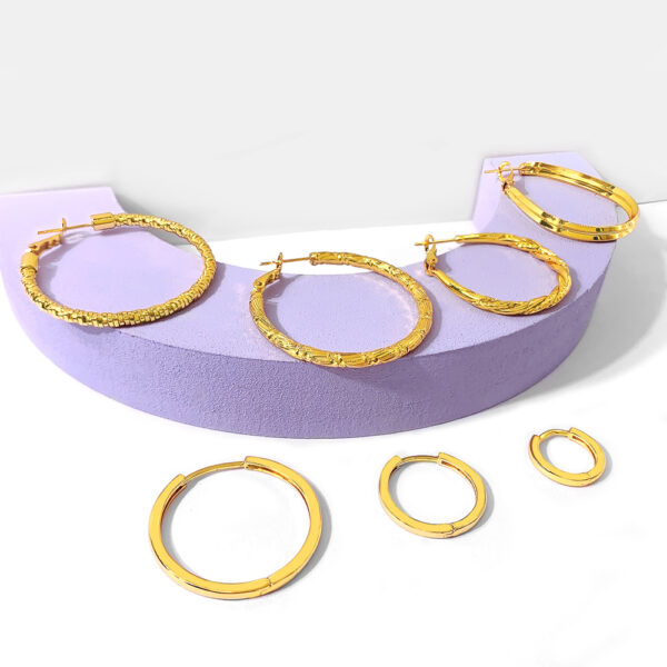 Arracadas Antlia De Latón Baño De Oro 18K - Imagen 3