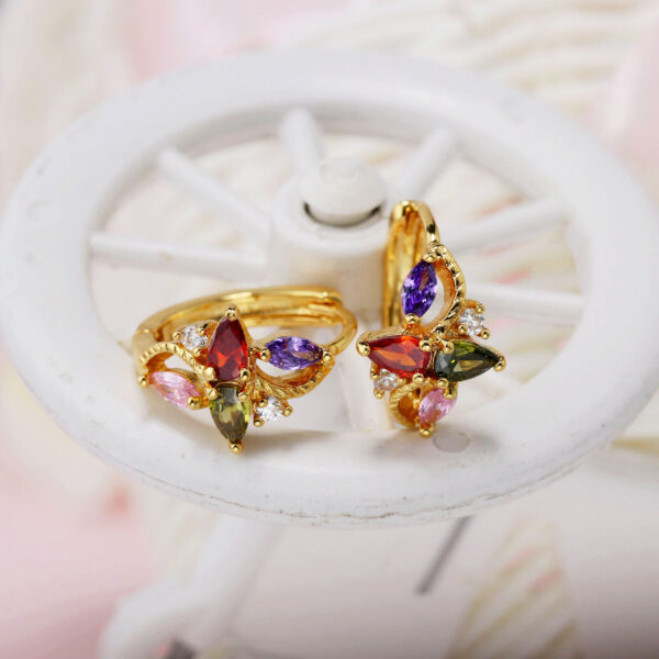 Aretes Bianca De Latón Baño De Oro 18K - Imagen 3