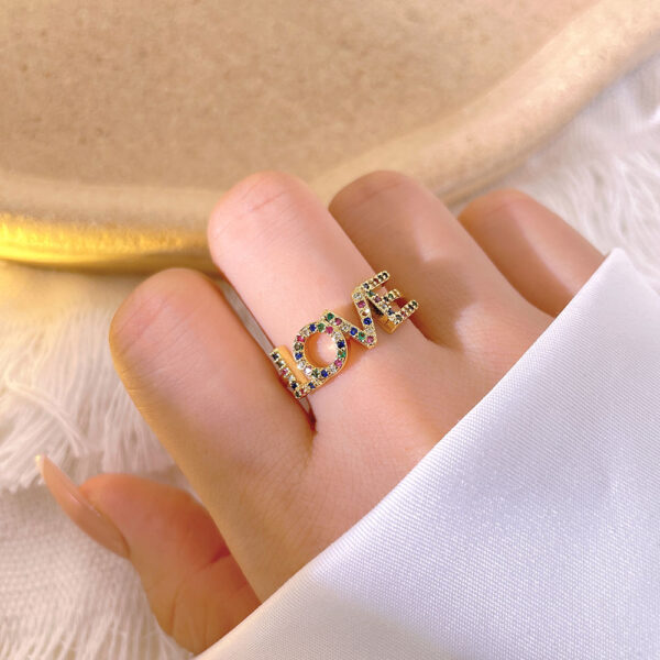 Anillo LOVE #7 Laton Con Baño De Oro De 18K - Imagen 2