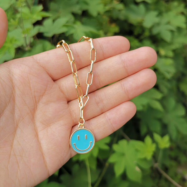 Collar Con Cara Sonriente De Color Azul