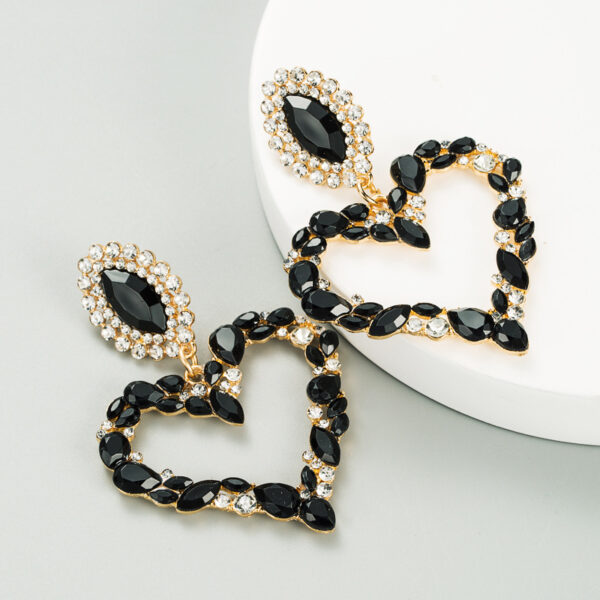 Aretes En Forma De Corazón Negro