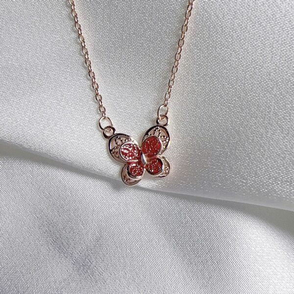 Collar Con Colgante De Mariposa - Imagen 5
