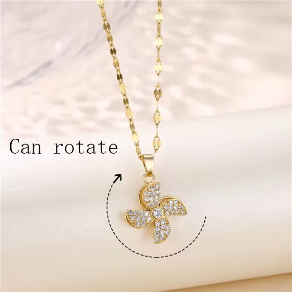 Collar En Acero Titanio Con Dije De Molino Chapado En Oro De 18 Quilates - Imagen 4