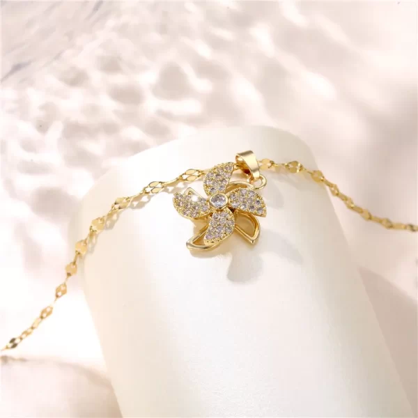 Collar En Acero Titanio Con Dije De Molino Chapado En Oro De 18 Quilates - Imagen 3