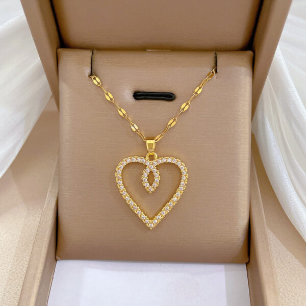 Collar En Acero Titanio Con Colgante De Corazón