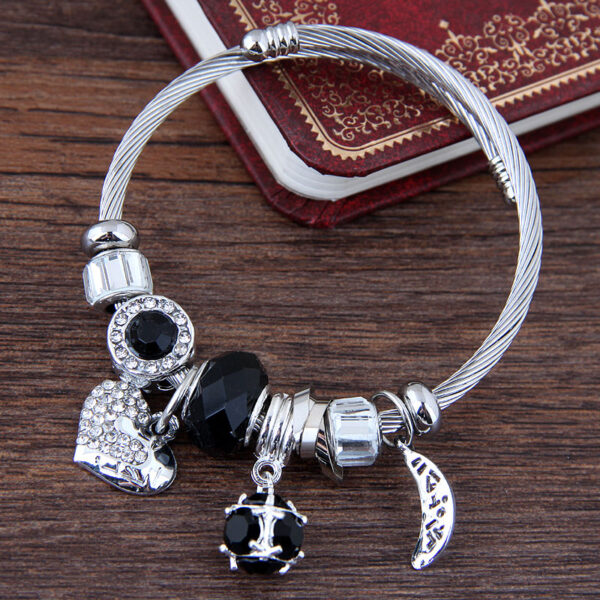Pulsera De Luna Y Corazón Negro