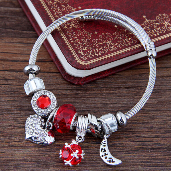Pulsera De Luna Y Corazón Roja