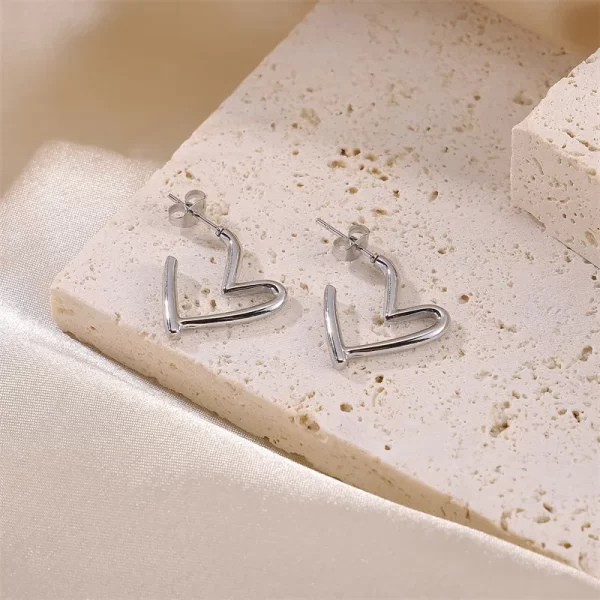 Aretes De Corazón Plateados Acero Inoxidable