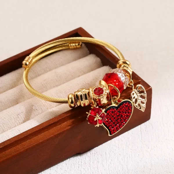Pulsera Dorada Corazón Rojo