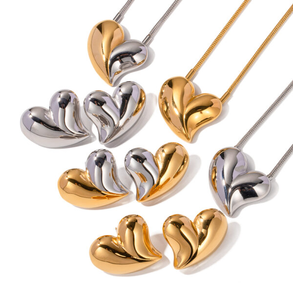 Collar IG Forma De Corazón En Acero Titanio Chapado En Oro - Imagen 4