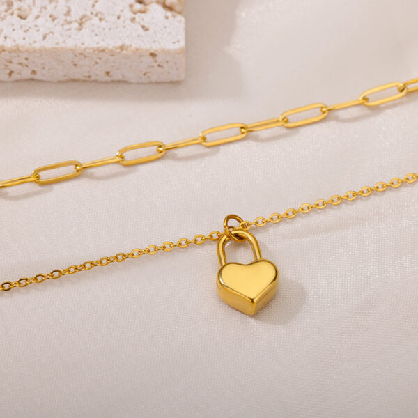 Collar Doble Con Dije De Candado En Acero Titanio Chapado En Oro - Imagen 6