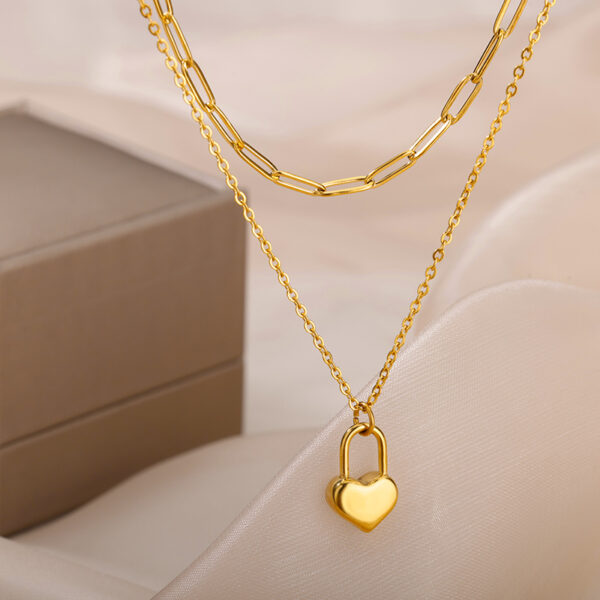 Collar Doble Con Dije De Candado En Acero Titanio Chapado En Oro - Imagen 3
