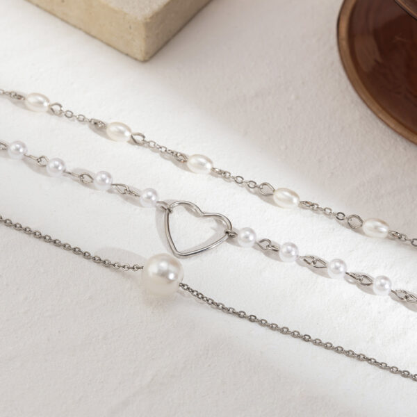 Collar Dorado De Corazón Y Perlas - Imagen 5