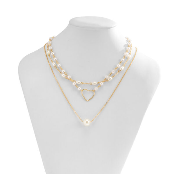 Collar Dorado De Corazón Y Perlas - Imagen 2