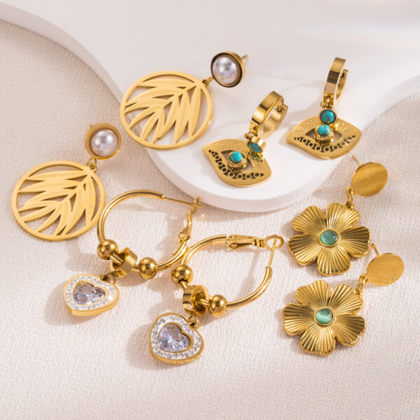 Aretes De Aro De Corazón De Acero Titanio - Imagen 2