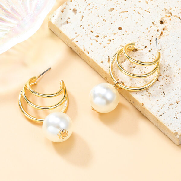 Pendientes Dorados Multicapa De Perlas