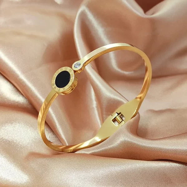 Brazalete Dorado De Boton Negro