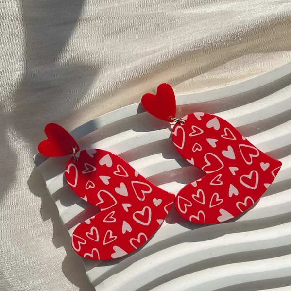 Pendientes Rojos de Acrílico Forma de Corazón