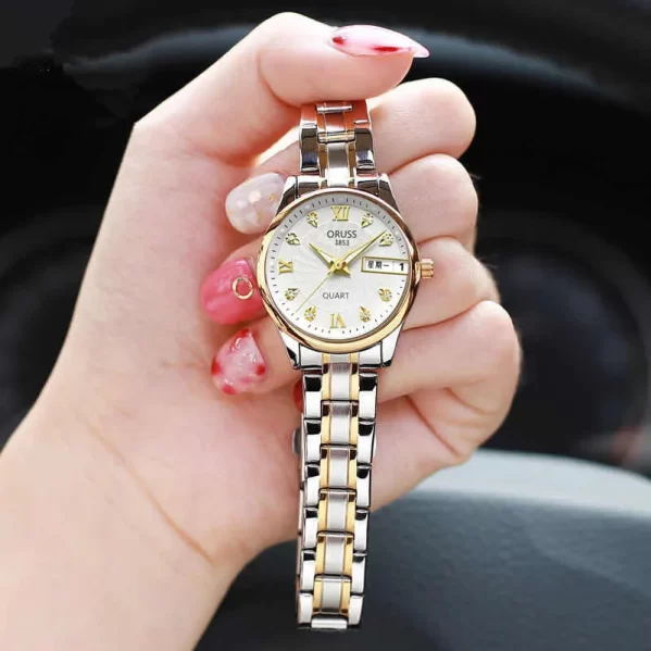 Reloj De Mujer Oro Superficie Blanca Dorado Elegante Con Hebilla Plegable