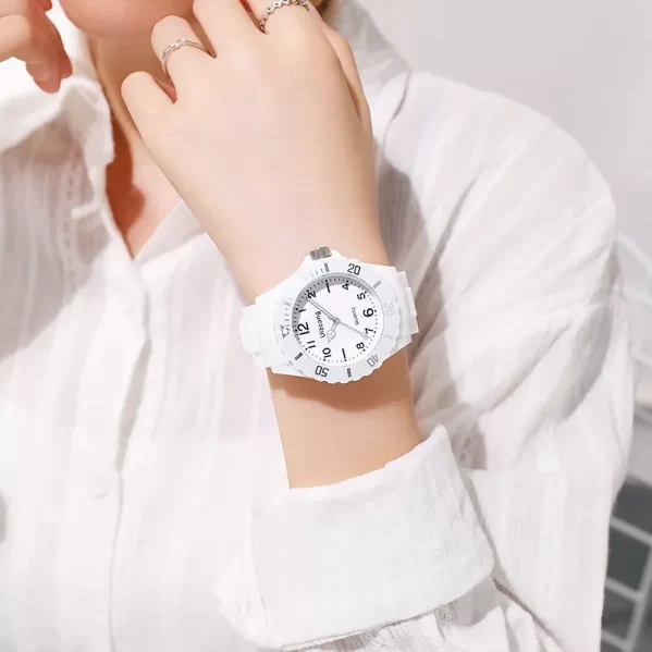 Reloj Blanco Estilo Coreano