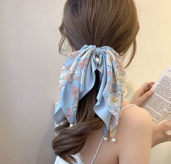 Scrunchie Floral Azul Con Coleta