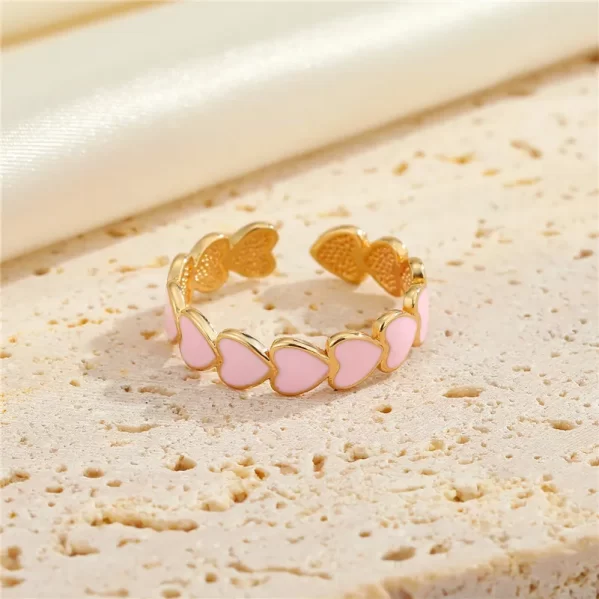 Anillo Rosado Envolvente Con Apertura De Corazones