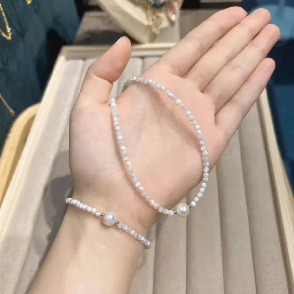 Pulsera Blanco Sólido Piedra Natural & Cadena Chapada En Oro De 18K