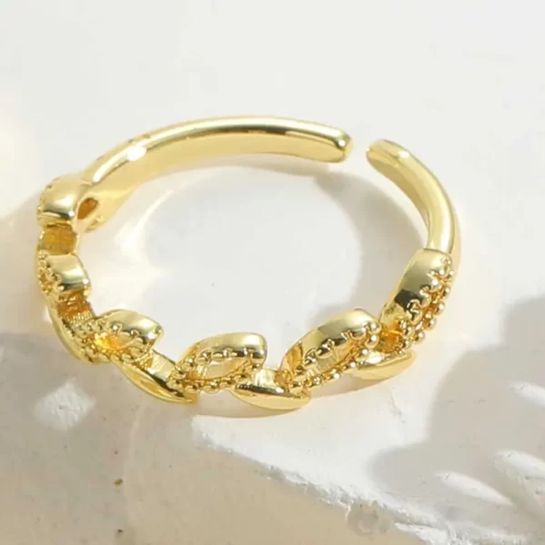 Anillo Dorado Hojas Estilo Vintage Circón Chapado En Oro De 14K