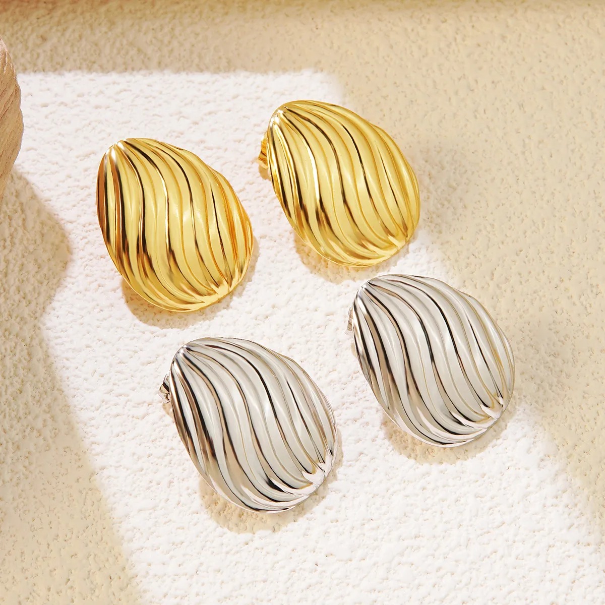 Spiral Wave Drops – Acero Inoxidable 304 Oro Imitación Pendientes Oro - Imagen 2