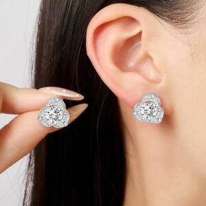 Flora Luxe – Aretes Florales con Circón en Cobre Chapado en Oro de 18K Plata