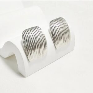 Textured Luxe Rectangle – Pendientes Elegantes de Acero Inoxidable 304 Chapados en Oro 18K Plata