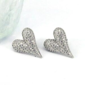 Aretes Heart Spark Silver – Corazón Plateado con Circón