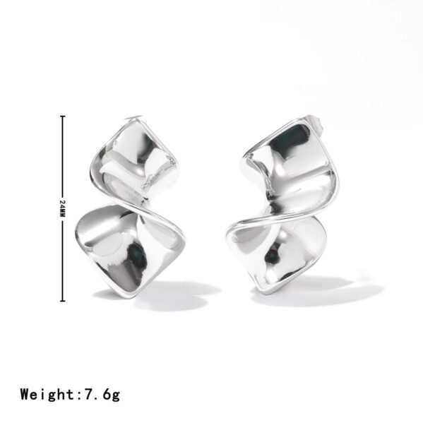 Aretes Silver Wave – Alambre Vintage Plateado - Imagen 2