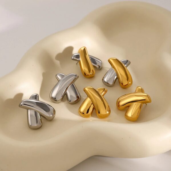 Aretes X Vintage – Estilo Clásico Plateado - Imagen 2