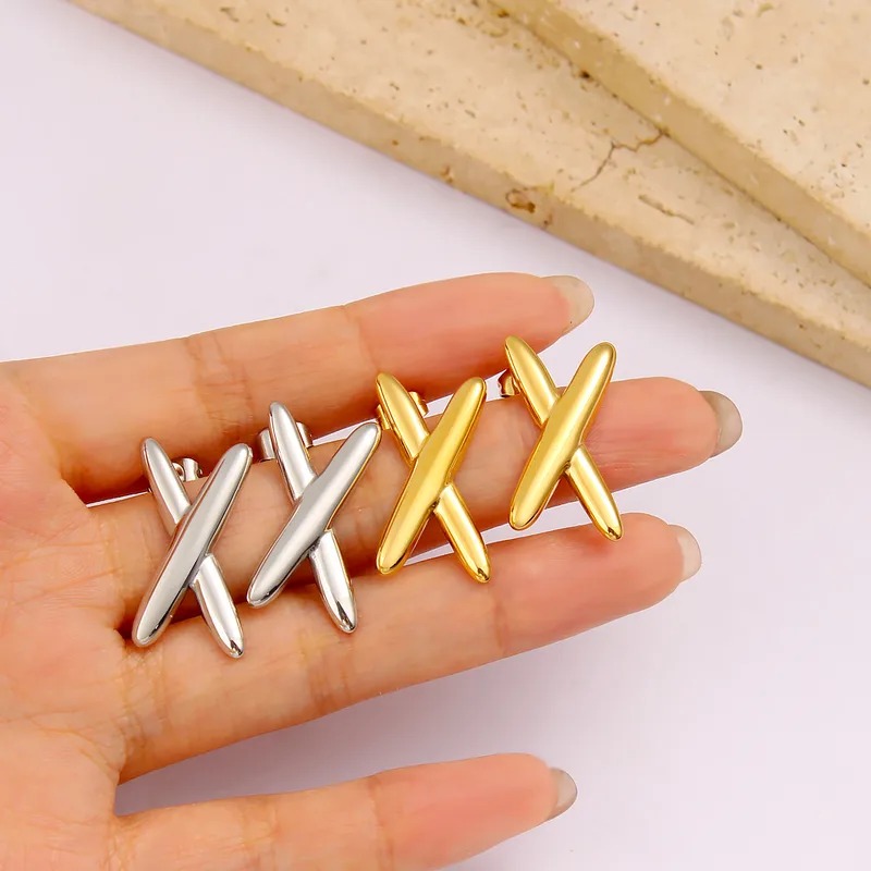 X Minimal – Aretes en Forma de X con Baño de Oro 18K / Acero Inoxidable 304 Plata - Imagen 3