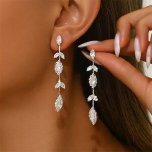 Aretes Crystal Leaf Drop – Fiesta Brillante con Borla