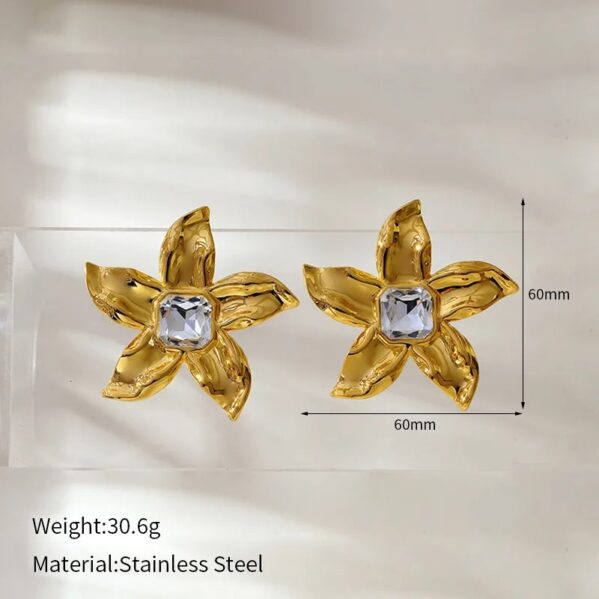 PetalGlow – Aretes Flor Elegante con Circón Central - Imagen 2