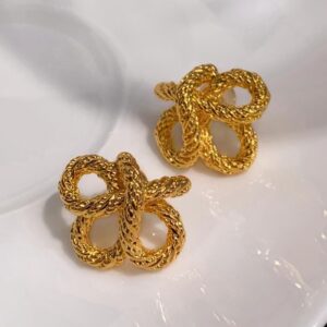 Aretes Flor Nudo – Estilo Clásico Dorado