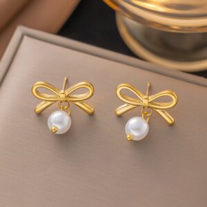 Aretes Pearl Charm 18K – Elegancia Minimalista en Titanio