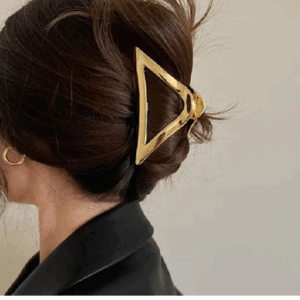 Pinza Metalica Triangular - Dorado