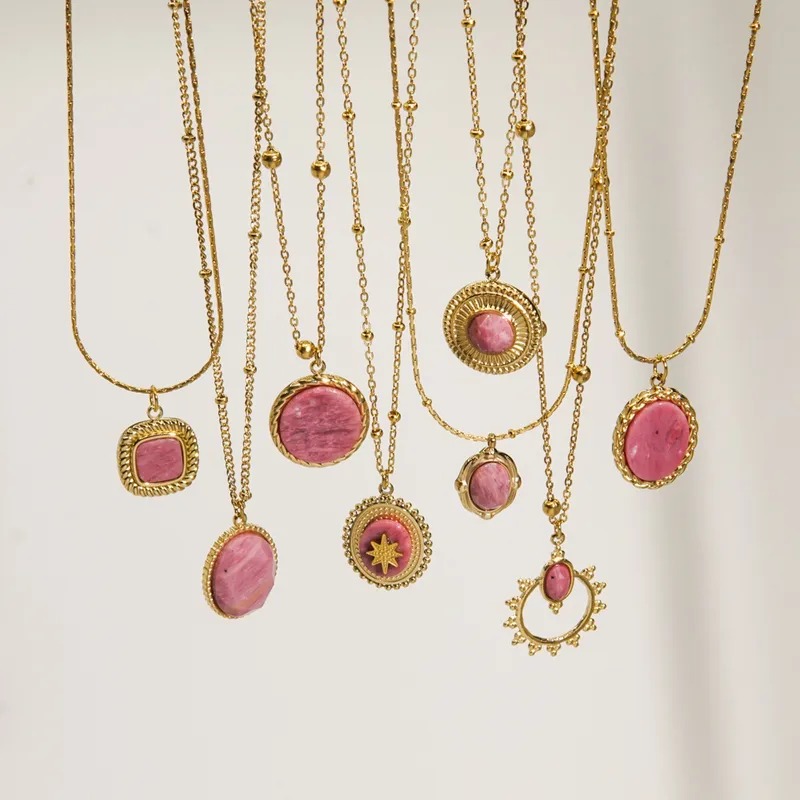 Collar Rosé Retro – Acero Titanio & Rodocrosita - Imagen 3