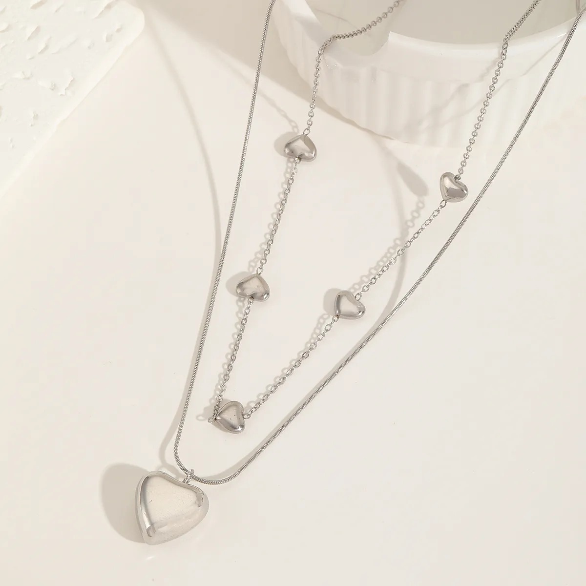 Collar Doble Corazón Plateado – Acero Inoxidable Chapado 18K