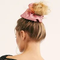 Scrunchie Satín Plisado - Rosa Naked