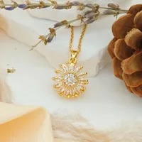 Collar Girasol Dorado – Acero Inoxidable con Zirconias